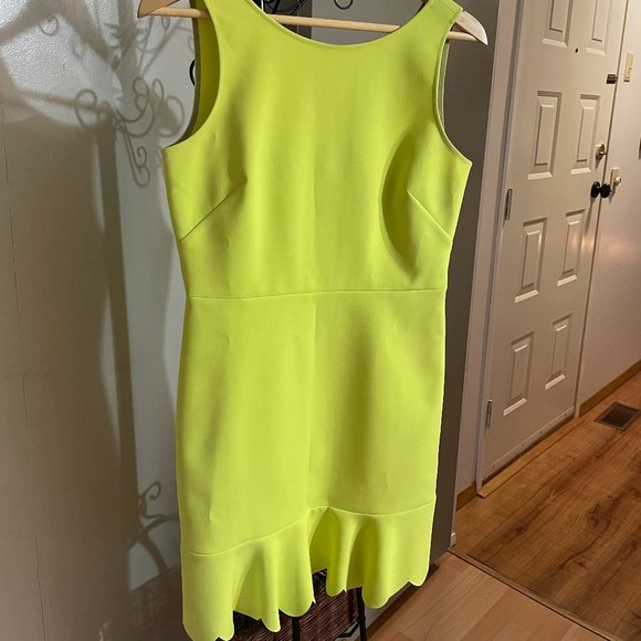 J. CREW Beautiful Chartreuse Sleeveless Sheath Dress with Scalloped Hem - Picture 2 of 9